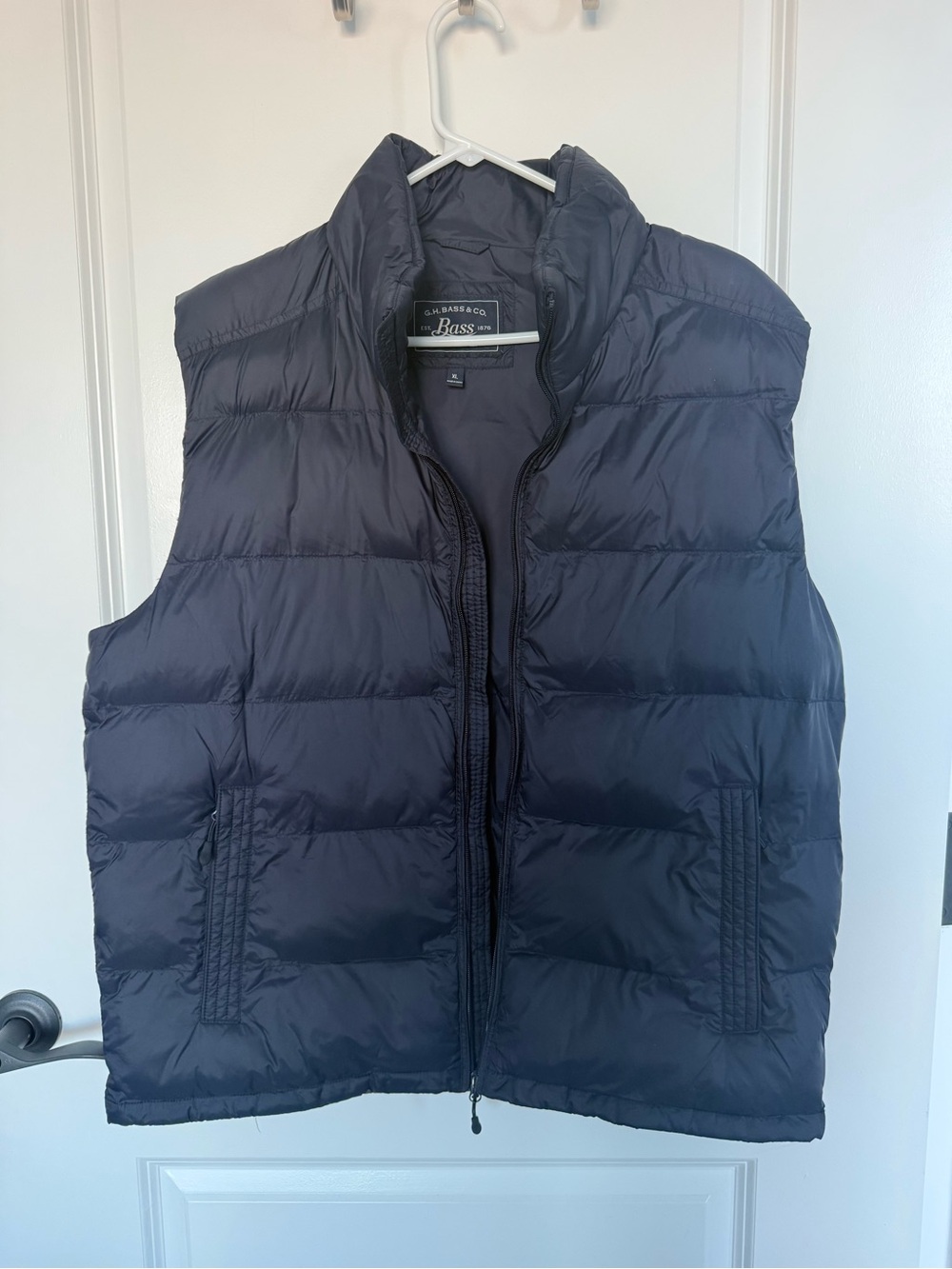 NWT. G.H. Bass & Co. Men's Navy Quilted Puffer Vest
